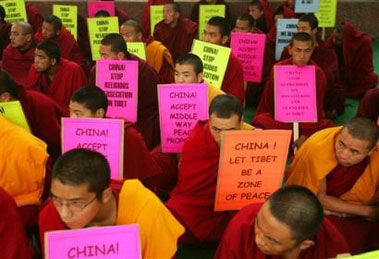Безмолвная демонстрация монахов
